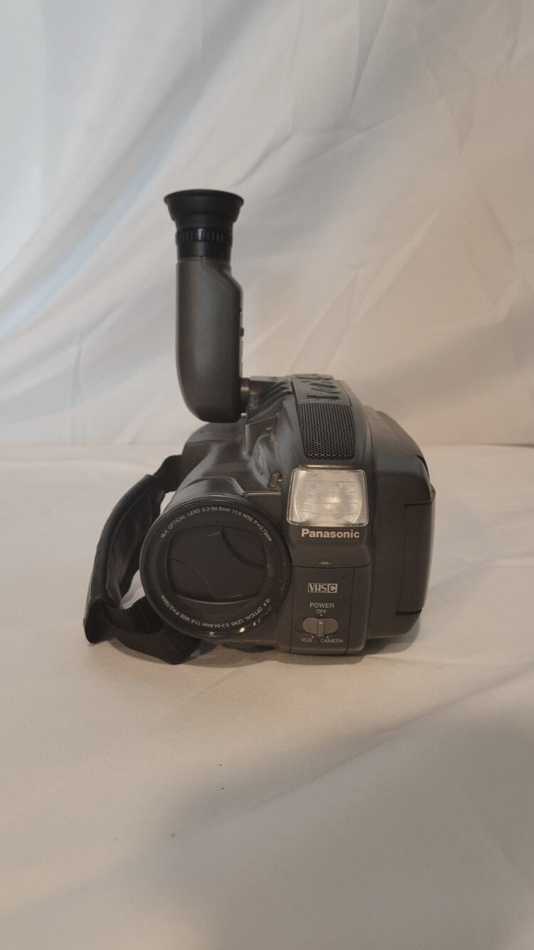 Panasonic PV-L606D VHS-C Palmcorder DisplayMate Camcorder Untested As-Is Japan